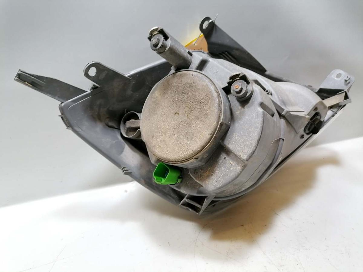 Ford Fiesta 6 JH1 original Scheinwerfer vorn links Halogen oberhalb leicht vergilbt Facelift Bj.2007